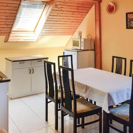 Appartamento Three-bedroom In Zamárdi