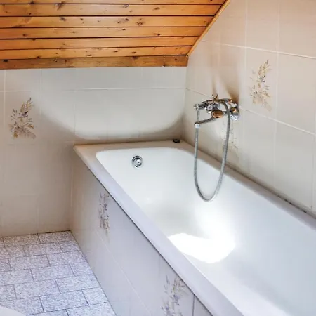Three-bedroom In Appartamento